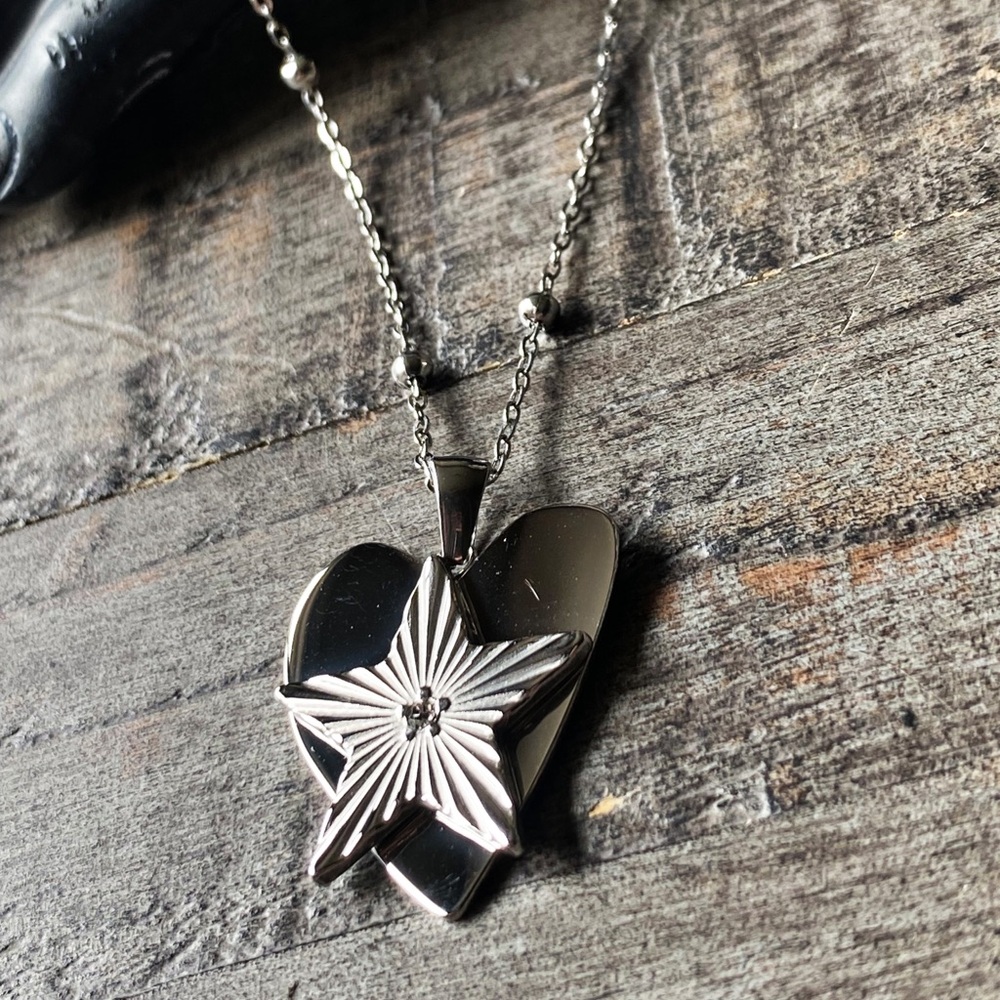 NEW Silver Heart & Star Pendant Necklace